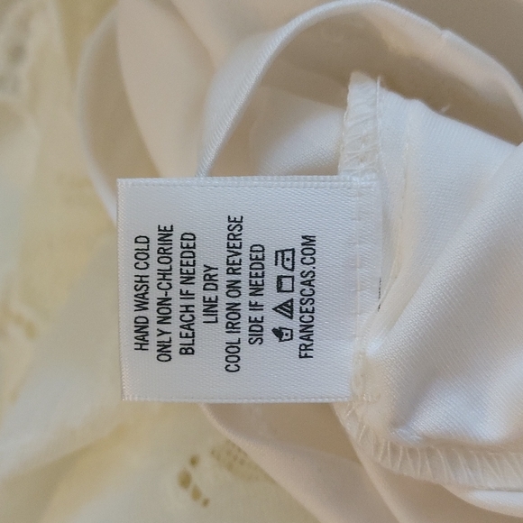 Francesca's criss cross necked white dress - Picture 4 of 7